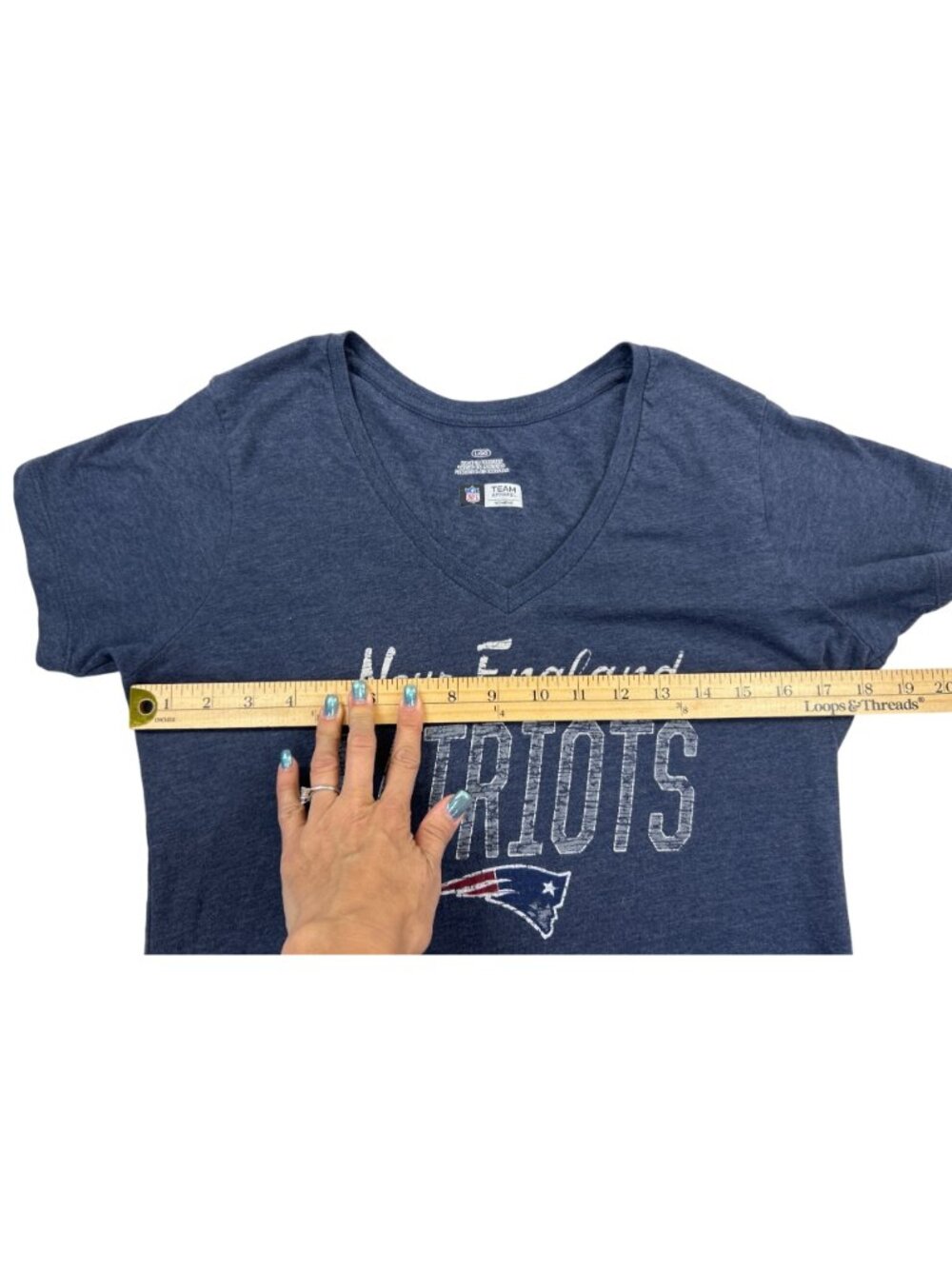 NFL Team Apparel Official New England Patriots Sz L V-Neck T-Shirt Navy Blue - Picture 6 of 9